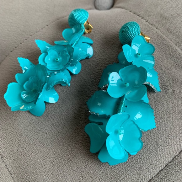 Oscar de la Renta Jewelry - ⛔️Sold⛔️Oscar de la renta blue aqua floral statement earrings